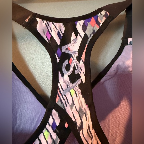 Victoria's Secret VSX Sport Bra Womens Sz 38c Geometric Multicolor - Picture 3 of 7